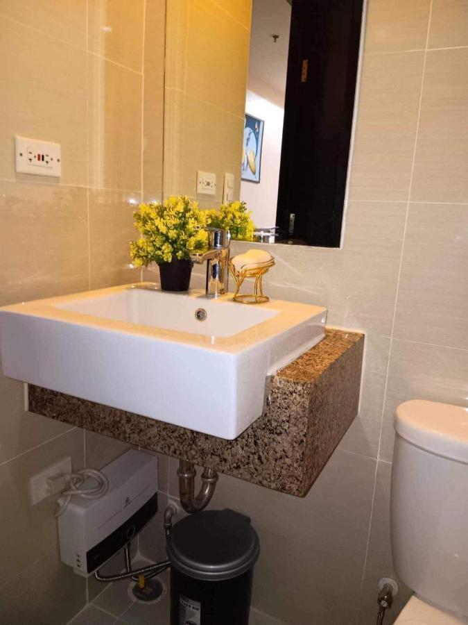 Studio Condo Building 81 Newport Boulevard Manila Ngoại thất bức ảnh